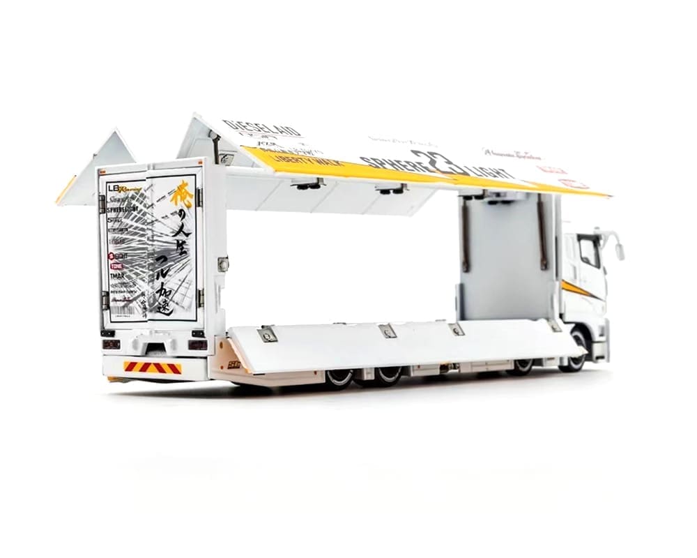 GCD 1:64 Liberty Walk LB-Trucks Mitsubishi Fuso Super Great Transporter Sakon Logix – White 301