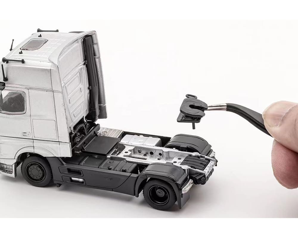 GCD 1:64 Mercedes-Benz AMG Actros Auto Transporter – White 400